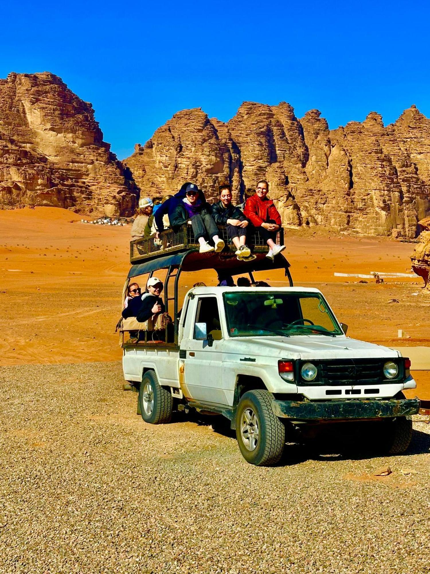 Nael Bedouin Luxury Camp ワディ ・ラム エクステリア 写真